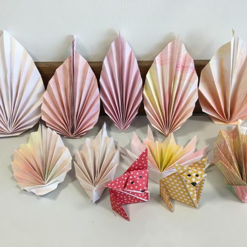 Sammlung der verschiedenen Origami-Blätter