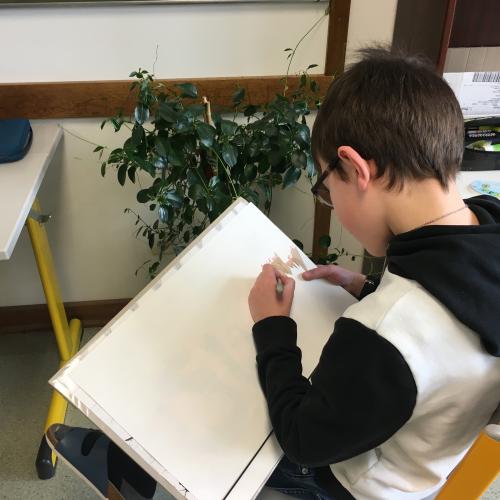Schüler beim Zeichnen